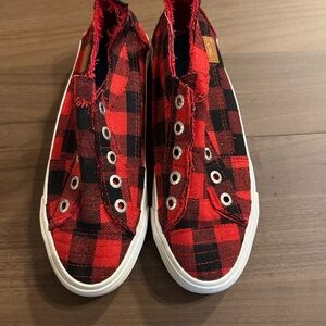 Women’s Size 8 Red Buffalo Plaid Slip-On Sneakers- Blowfish
